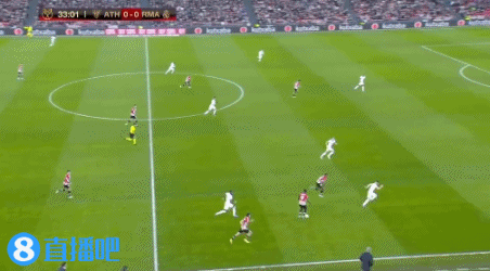 门将连续零封，稳定球队防线