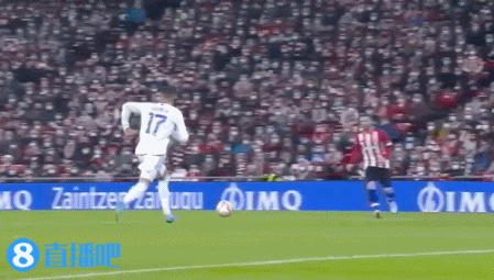 记者：齐尔克泽有可能会离队，曼联有信心从他身上收回转会费