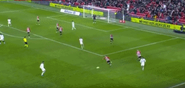 拜仁莱万多夫斯基连续两场进球