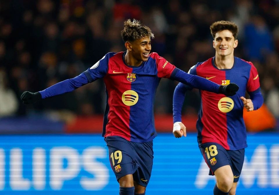 官方：由于场地积水严重，布莱克本vs谢周三比赛腰斩