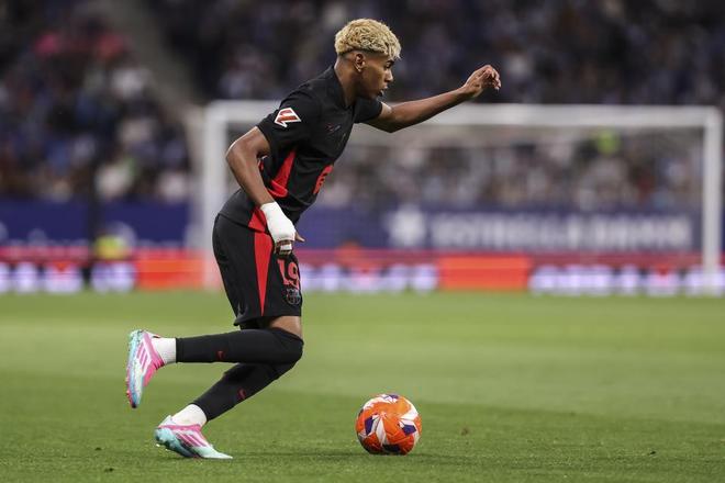 青训球员首次助攻完成精彩配合